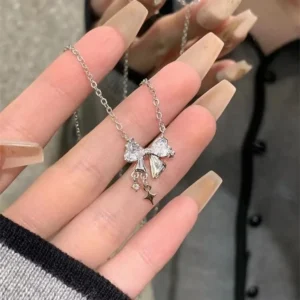 Pink crystal heart bowknot pendant necklace on clavicle chain