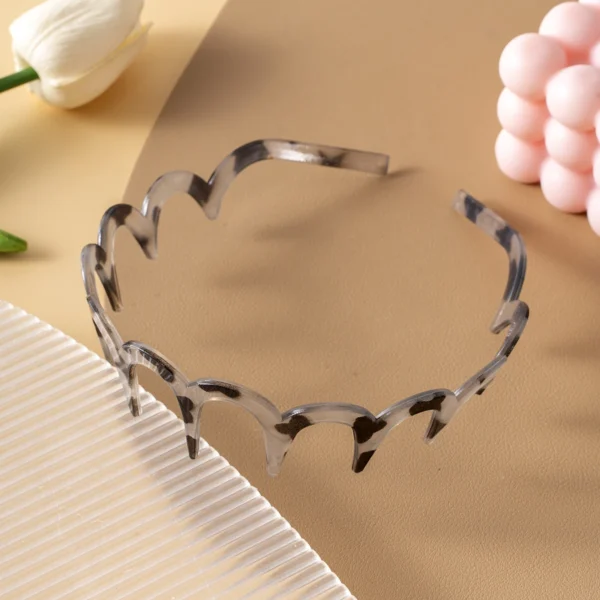 U-shaped plastic hair comb headband with fixed teeth and fluffy top